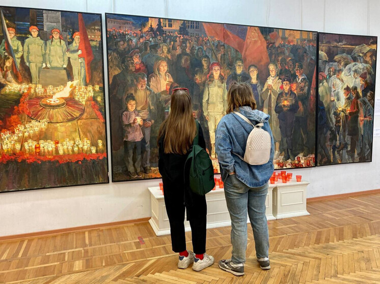 В Екатеринбургском Доме художника открылись две выставки, посвященные Дню Победы