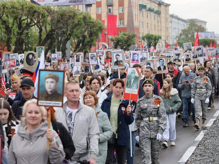 В Красноярске прошла акция «Бессмертный полк» с участием более 47 тысяч человек