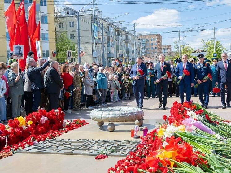 В священную дату на священное место: Калужский губернатор приехал к могиле Неизвестного солдата