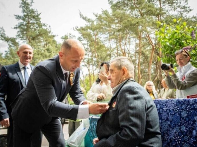 Власти Курска поздравили 98-летнего ветерана с Днем Победы