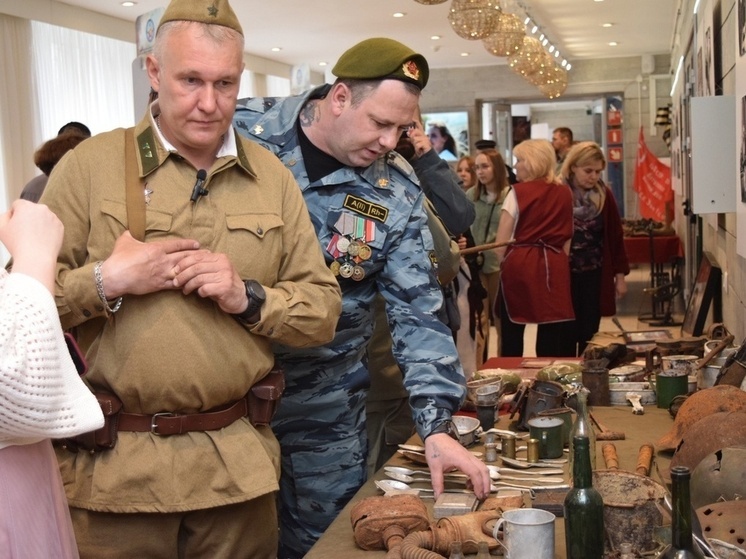 Выставка в Сосновом Бору показала войну глазами поисковиков