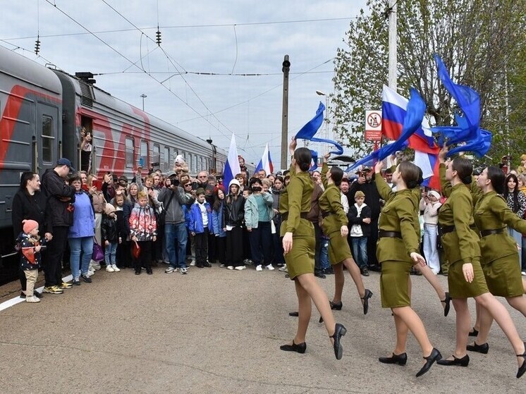 В День Победы поезд «Волгоград – Москва» под Рязанью встретил духовой оркестр