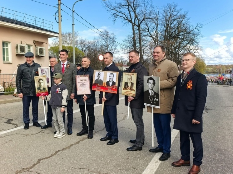 Более десяти тысяч жителей Череповца приняли участие в акции «Бессмертный полк»