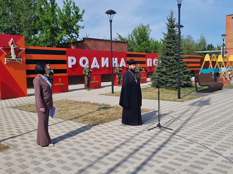  В Станично-Луганском районе открыли площадь Героев Сталинграда