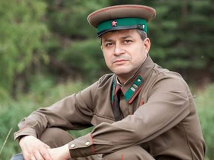 Режиссер Салбиев оценил присутствие Сигала и Кустурицы на параде Победы