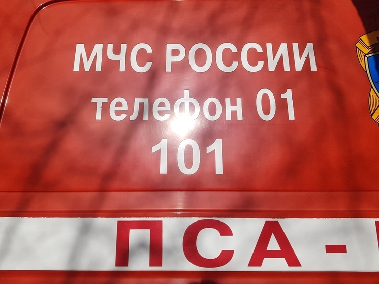 В станице Елизаветинской тушат дом на площади 70 квадратных метров