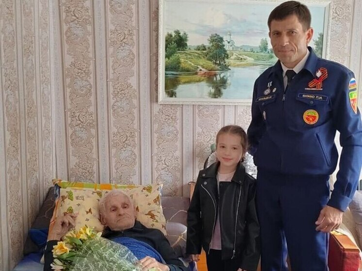 В Славянском районе поздравили с Днём Победы ветерана ВОВ