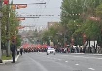 Текла людская река... 