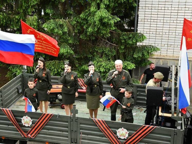 В Горячем Ключе возложением цветов, концертами, парадным маршем и поздравлениями ветеранов отметили 9 Мая