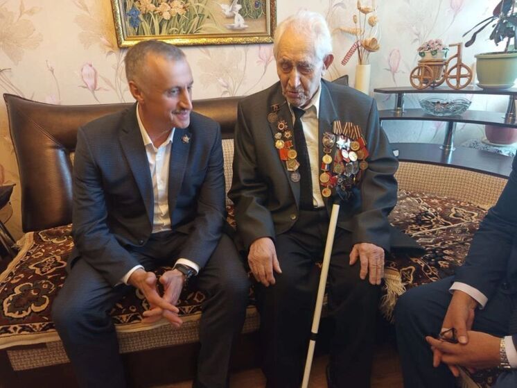 Трое ливенских ветеранов приняли поздравления от правительства Орловской области
