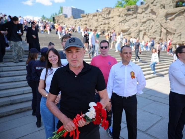 В Волгограде Михаил Турецкий посетил парад Победы и Мамаев курган