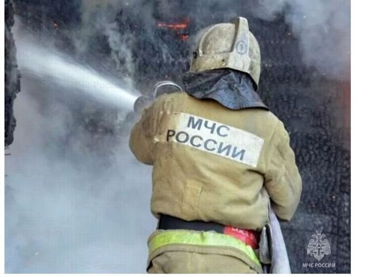 В Гагаринской деревне Двоешки сгорели жилой дом и баня