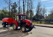 В уборке участвовали 200 единиц спецтехники и 150 дворников. Об этом сообщил в свое телеграмм-канале Евгений Разумишкин.