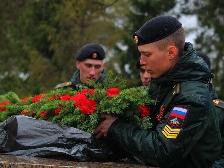 В Калачинском районе открыли памятник погибшим участникам СВО