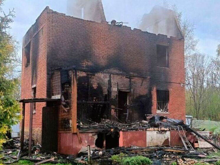 Пять человек получили травмы, прыгая из окон во время пожара в Талдоме