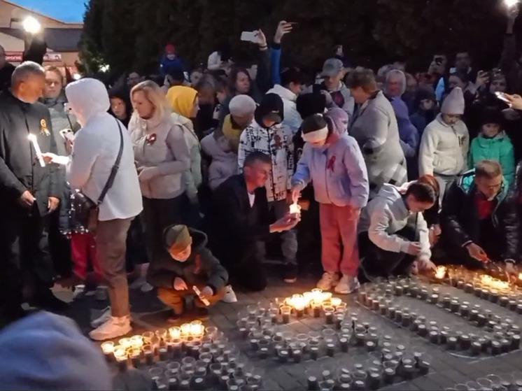 В Кировском районе зажгли «Свечу памяти»