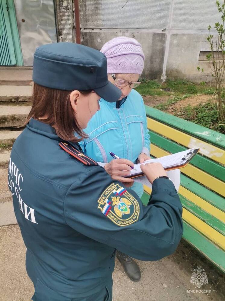Сотрудники МЧС провели профилактический рейд по Ядровской волости