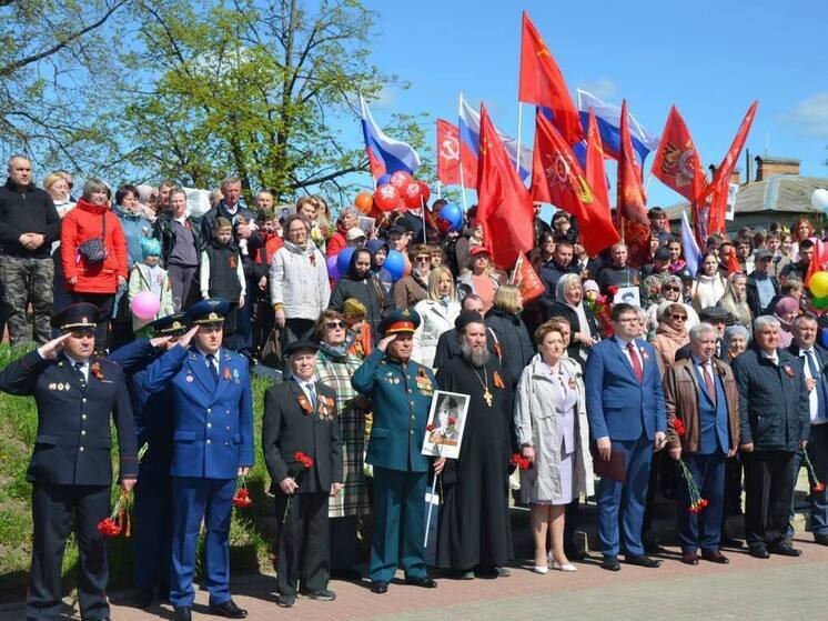 Калужский министр почтили память героев в Юхновском районе