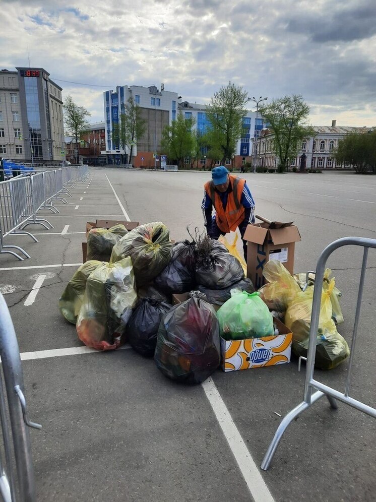 Иркутск приводят в порядок после празднования Дня Победы