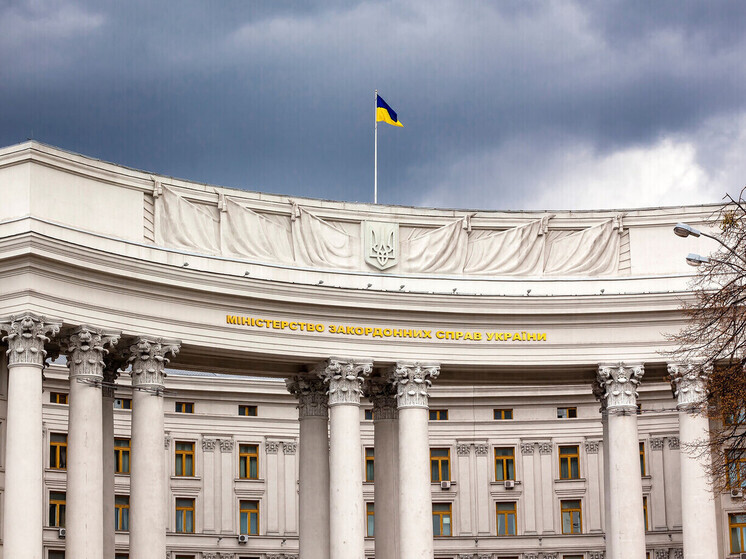 МИД Украины выразил демарш послам стран, чьи лидеры посетили Москву 9 мая