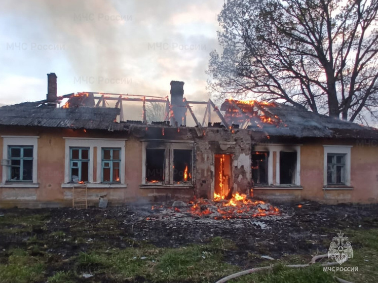 В Кирове горело нежилое здание