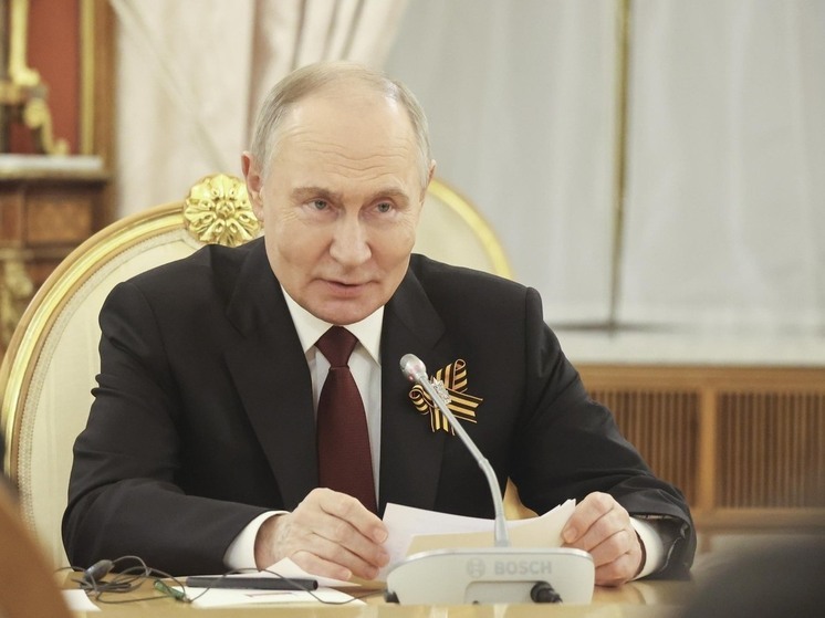 РИА Новости: Путин провел 17 полноформатных переговоров на полях празднования 80-летия Победы