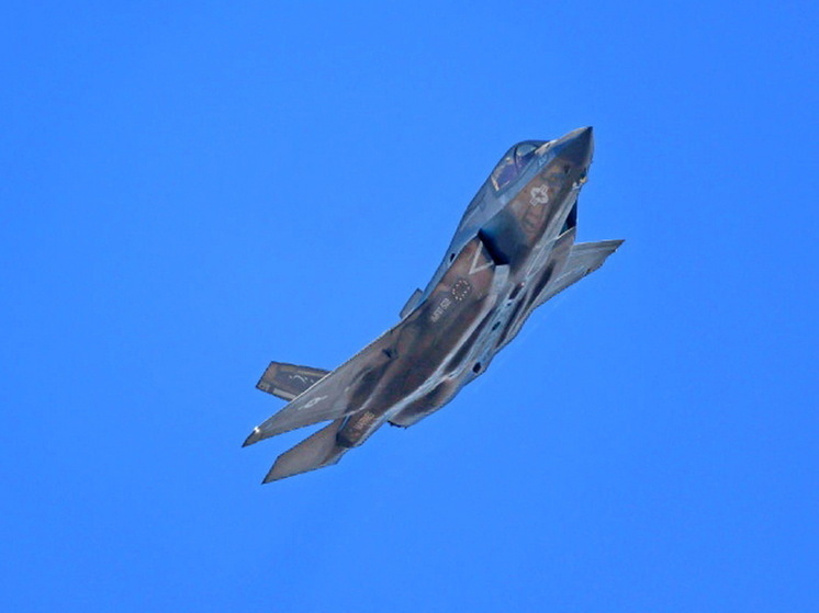 США перебросили в Японию эскадрилью истребителей F-35B Корпуса морской пехоты