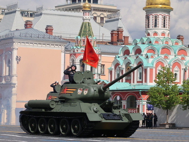 Белоусов исполнил желание детей из Ростовской области посетить парад Победы