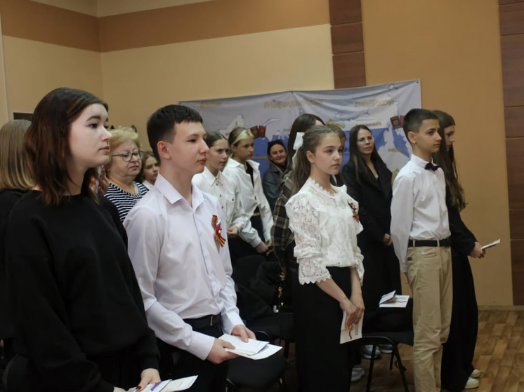 В Приамурье перед годовщиной Победы подросткам вручили паспорта