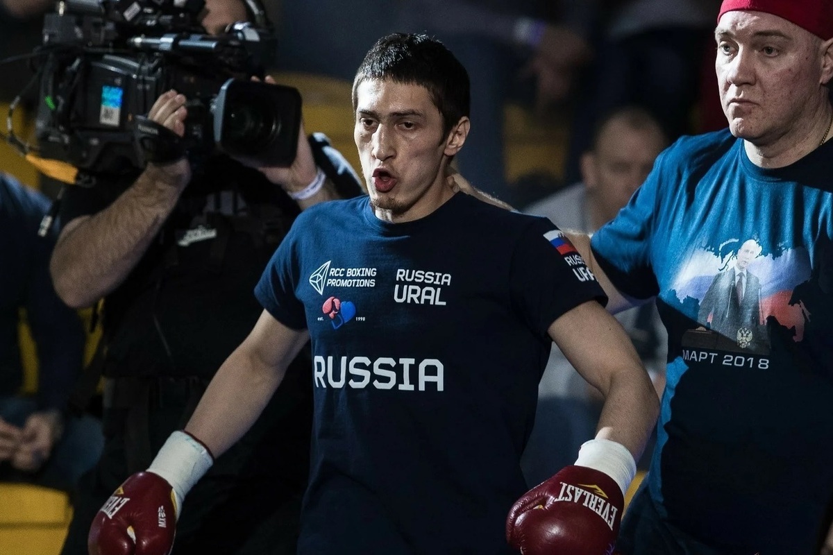 Россиянин Абдуллаев проиграл в бою за временный титул чемпиона IBF