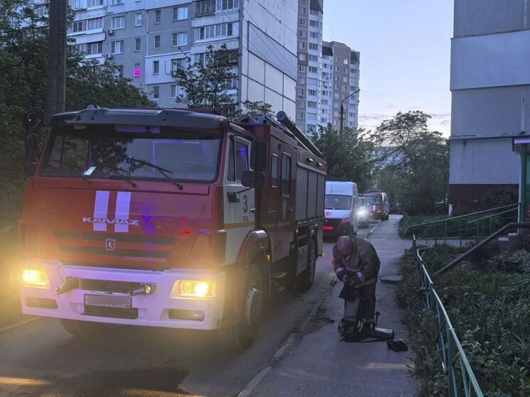 В Туле огнеборцы МЧС спасли человека из пожара в многоквартирном доме
