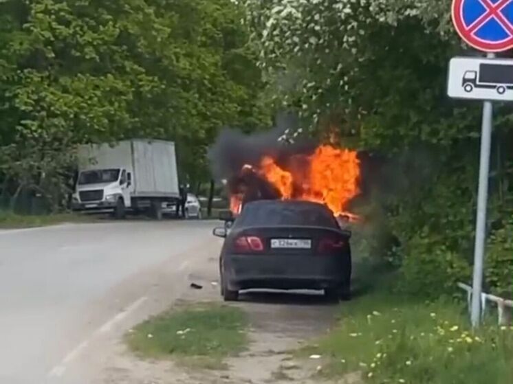 Автомобиль подожгли неизвестные в округе Воскресенск
