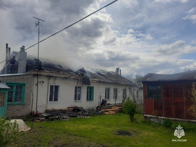 В Ясногорске спасатели МЧС потушили пожар в жилом доме