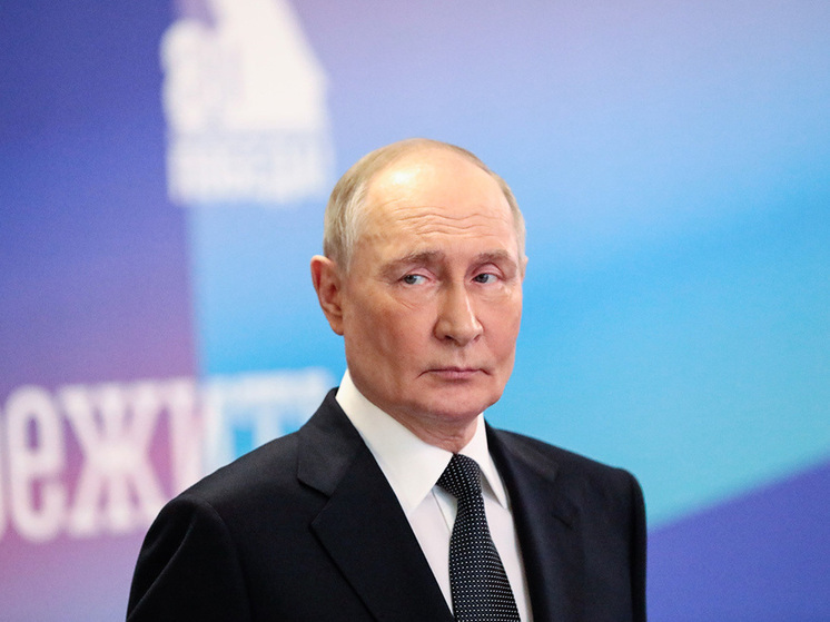 После того как российский президент Владимир Путин выдвинул инициативу о прямых переговорах с Украиной, запланированных на 15 мая 2025 года в Стамбуле, значительная часть аналитиков пришла к выводу, что этим шагом он поставил Владимира Зеленского в крайне неудобное положение, фактически лишив его простора для манёвра
