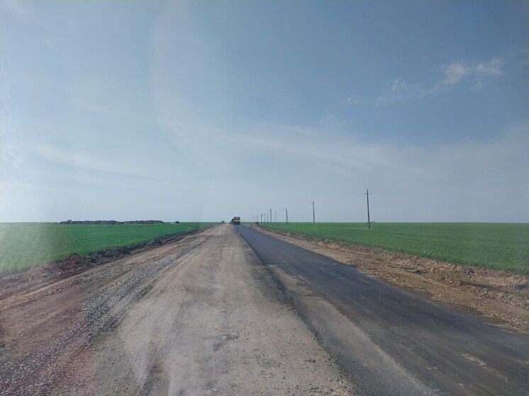 В Ипатовском округе ремонтируют 16 км дороги