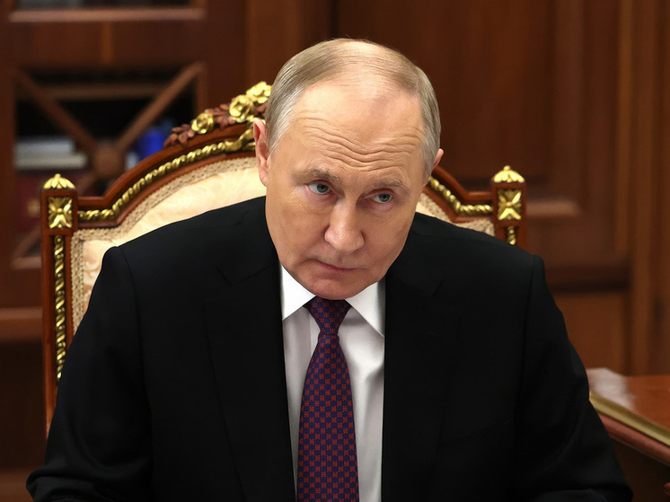 Глубокая ночь - это не самое типичное время для важных публичных выступлений президента России