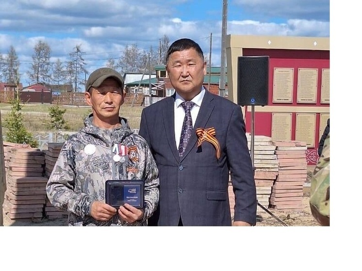 В Якутии прошла важная патриотическая акция — вручение медали «Отец солдата»