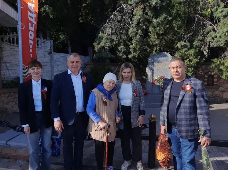 В Симеизе прошла Всероссийская патриотическая акция «Синий платочек Победы»
