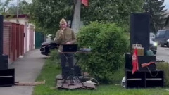 Житель микрорайона Ласки в Тамбове устроил концерт военных песен для своих соседей
