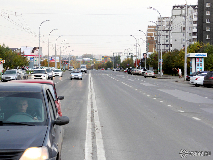 Мэрию Новокузнецка обязали отремонтировать дорогу на въезде в город