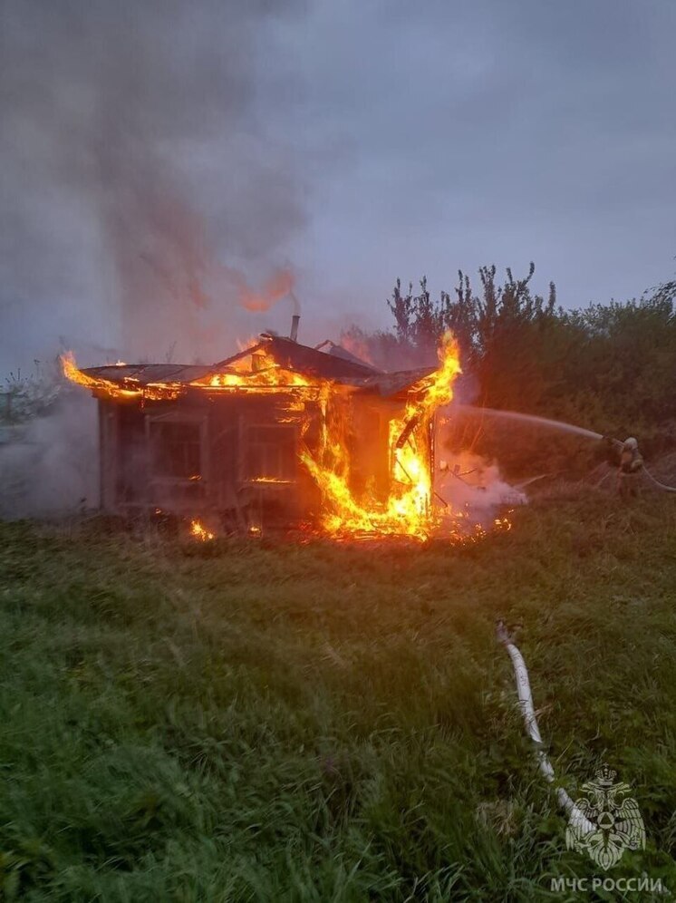 Жилой дом сгорел в Нижегородской области из-за неисправной печи