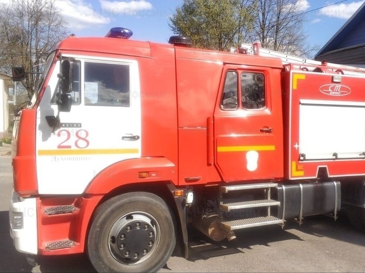 В Духовщине ночной пожар уничтожил баню