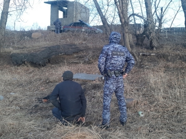 В Улан-Удэ росгвардейцы задержали мужчину с «синтетикой»