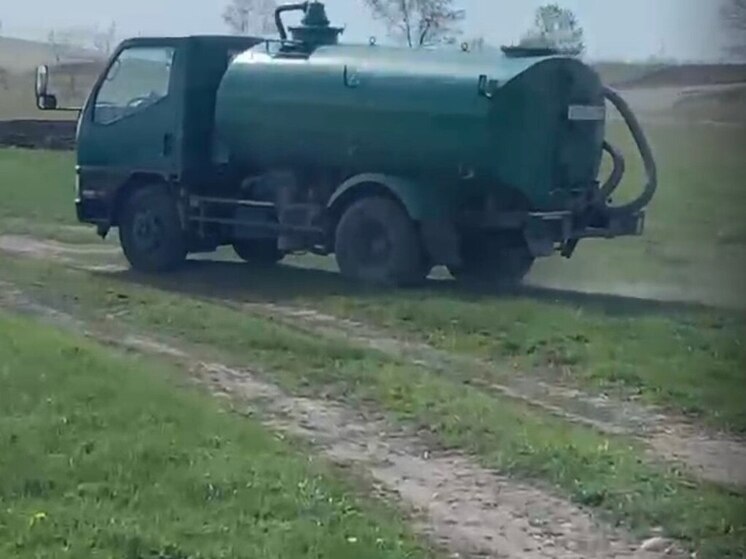 Жителей Хакасии накажут за слив бетона и фекалий в неположенных местах