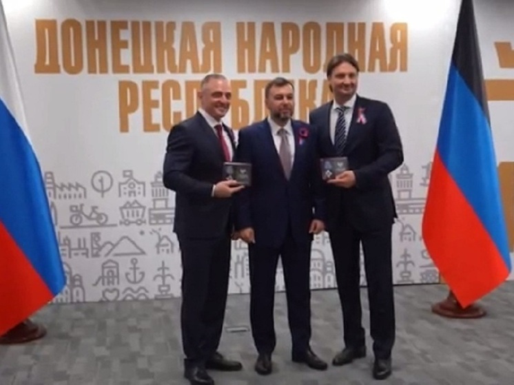 Глава ДНР вручил награды братьям Эдгарду и Аскольду Запашным