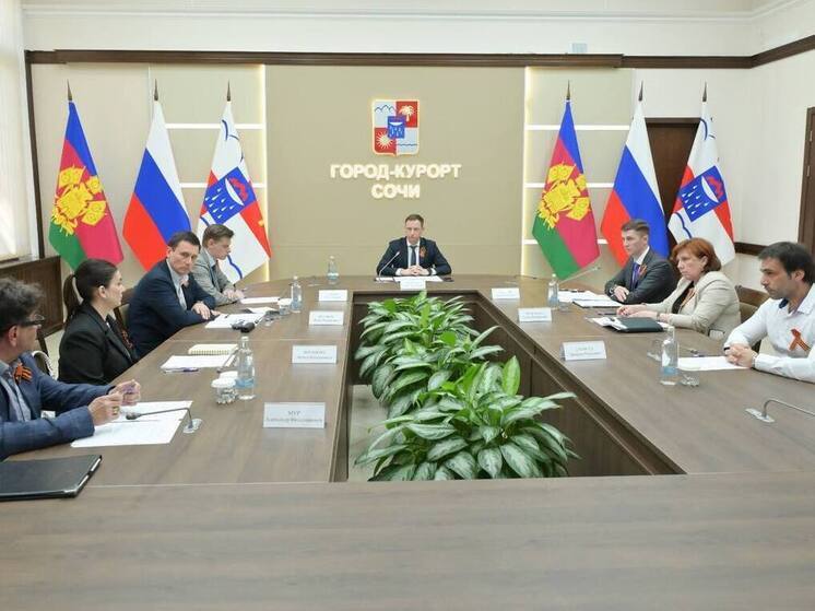 В Сочи продолжается модернизация наружного освещения и обустройство общественных уборных