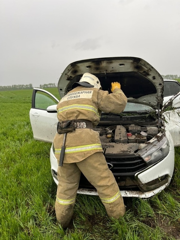 В Курской области перевернулась «Лада»