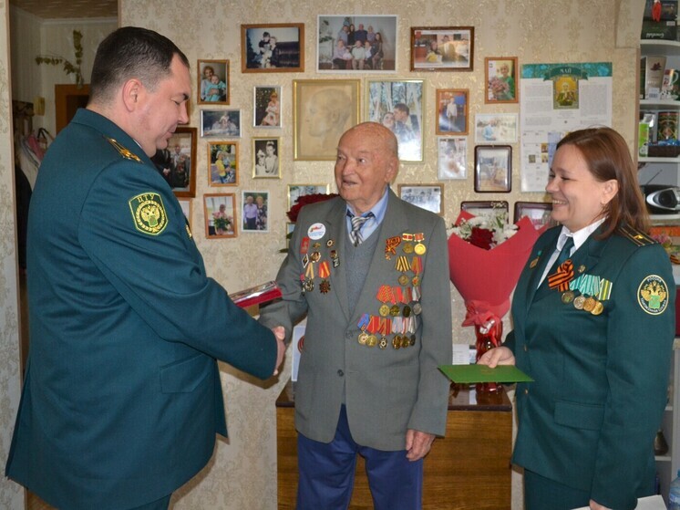 Тульского 98-летнего ветерана ВОВ наградили медалью «За доблесть»