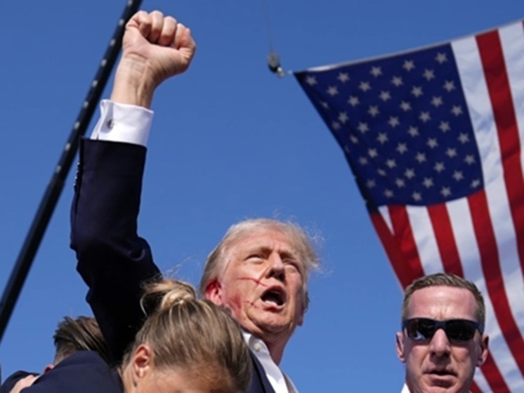 Трамп принес в свой кабинет неожиданное украшение