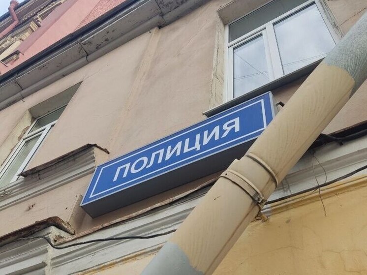 В Выборгском районе полицейские задержали подозреваемого в грабеже